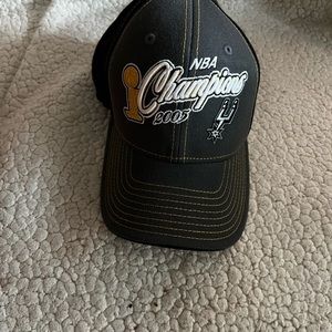 2005, NBA, Spurs hat, authentic. Reebok.